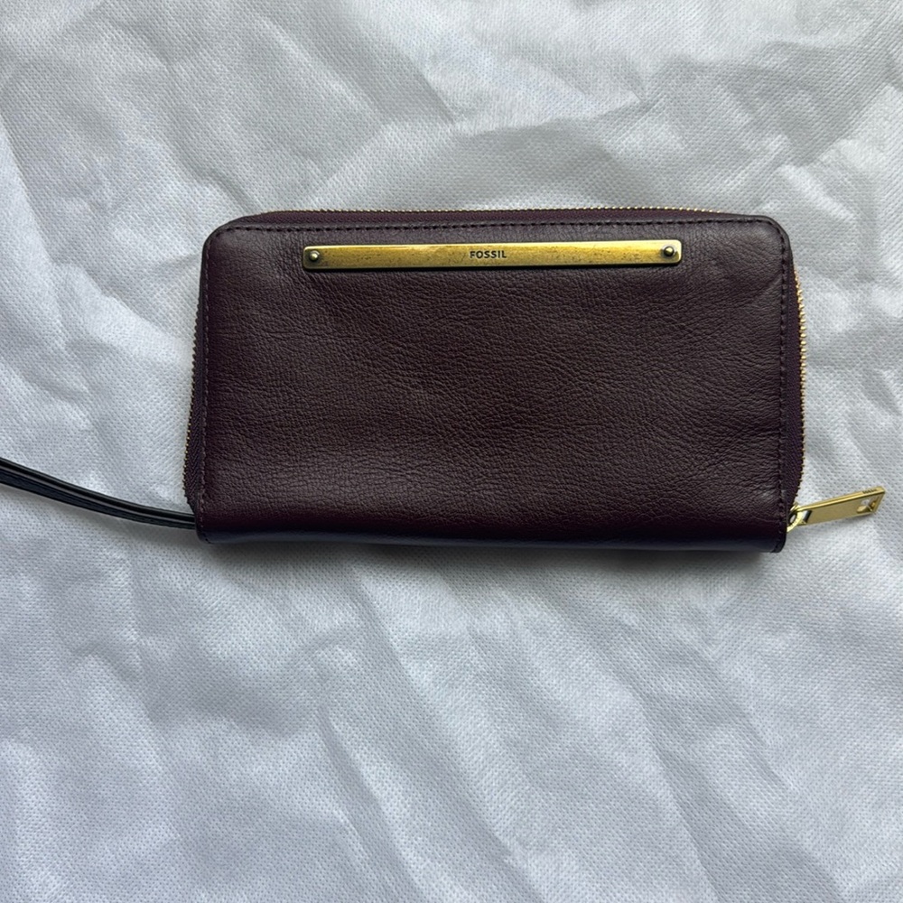 Wristlet RFID wallet